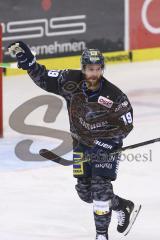 Im Bild: Tor durch Brett Findlay (#19 ERC)

Eishockey - Herren - DEL - Saison 2019/2020 -  ERC Ingolstadt - Straubing Ice Tigers - Foto: Ralf Lüger