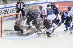 Im Bild: Dennis Endras (#44 Adler Mannheim) vor Darin Olver (#40 ERC) Denis Reul (#29 Adler Mannheim) und Joonas Lehtivuori (#6 Adler Mannheim)

Eishockey - Herren - DEL - Saison 2019/2020 -  ERC Ingolstadt - Adler Mannheim - Foto: Ralf Lüger