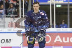 Im Bild: Fabio Wagner (#5 ERC) feiert mit den Fans

Eishockey - Herren - DEL - Saison 2019/2020 -  ERC Ingolstadt - Schwenninger Wild Wings - Foto: Ralf Lüger