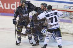 Im Bild: Dustin Friesen (#14 ERC) Simon Schütz (#97 ERC) und Travis Turnbull(Straubing Tigers)

Eishockey - Herren - DEL - Saison 2019/2020 -  ERC Ingolstadt - Straubing Ice Tigers - Foto: Ralf Lüger