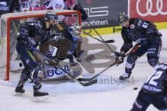 Im Bild: Colton Jobke (#7 ERC) Timo Pielmeier (#51 Torwart ERC) und David Elsner (#61 ERC)

Eishockey - Herren - DEL - Saison 2019/2020 -  ERC Ingolstadt - Eisbären Berlin - Foto: Ralf Lüger