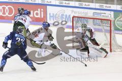 Im Bild: Maurice Edwards (#23 ERC) schießt auf das Tor von Markus Keller (#35 Augsburger Panther) - Patrick McNeill (#20 Augsburger Panther)

Eishockey - Herren - DEL - Saison 2019/2020 -  ERC Ingolstadt - Augsburger Panther - Foto: Ralf Lüger