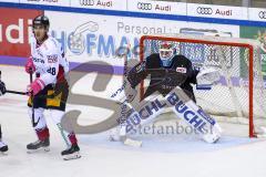 Im Bild: James Sheppard (#88 Eisbären Berlin) und Timo Pielmeier (#51 Torwart ERC)

Eishockey - Herren - DEL - Saison 2019/2020 -  ERC Ingolstadt - Eisbären Berlin - Foto: Ralf Lüger