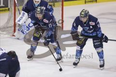 Im Bild: Petr Taticek (#17 ERC) und Mike Collins (#13 ERC)

Eishockey - Herren - DEL - Saison 2019/2020 -  ERC Ingolstadt - Iserlohn Roosters - Foto: Ralf Lüger