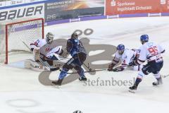 Im Bild: Dennis Endras (#44 Adler Mannheim) und Maurice Edwards (#23 ERC) - Chad Billins (#4 Adler Mannheim) und Mark Katic (#95 Adler Mannheim) kommen zu spät

Eishockey - Herren - DEL - Saison 2019/2020 -  ERC Ingolstadt - Adler Mannheim - Foto: Ralf 