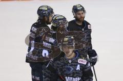 Im Bild: Kris Foucault (#81 ERC) Brett Findlay (#19 ERC) Jerry D´Amigo (#9 ERC)

Eishockey - Herren - DEL - Saison 2019/2020 -  ERC Ingolstadt - Straubing Ice Tigers - Foto: Ralf Lüger