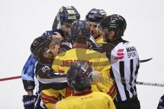 Im Bild: Brandon Mashinter (#53 ERC) und Nicholas Jensen (#48 Duesseldorfer EG) haben Stress miteinander - Leon Niederberger (#17 Duesseldorfer EG) kommt hinzu

Eishockey - Herren - DEL - Saison 2019/2020 -  ERC Ingolstadt - Düsseldorfer EG - Foto: Ralf