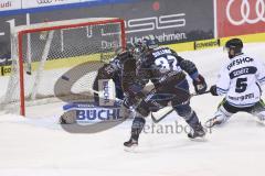 Im Bild: Jochen Reimer (#32 Torwart ERC) Sean Sullivan (#37 ERC) und Felix Schütz (Straubing Tigers)

Eishockey - Herren - DEL - Saison 2019/2020 -  ERC Ingolstadt - Straubing Ice Tigers - Foto: Ralf Lüger