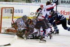 DEL - Playoff - Viertelfinale - 7. Spiel - ERC Ingolstadt - Iserlohn Roosters - John Laliberte (#15 ERC Ingolstadt) - Mathias Lange Torwart Iserlohn - Jeffrey Szwez (#10 ERC Ingolstadt) -  Foto: Jürgen Meyer