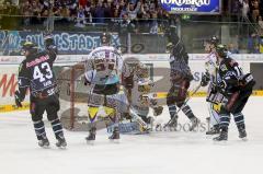 ERC Ingolstadt - Krefeld Pinguine - Playoff - Viertelfinale - Spiel2 - Joe Motzko mit dem 1:0 Führungstreffer Foto: Juergen Meyer