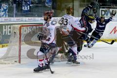 DEL - Playoff - Viertelfinale - 7. Spiel - ERC Ingolstadt - Iserlohn Roosters - Alexandre Picard (#45 ERC Ingolstadt) schiesst den 1:1 Ausgleichstreffer - Mathias Lange Torwart Iserlohn - Foto: Jürgen Meyer