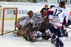 DEL - Playoff - Viertelfinale - 7. Spiel - ERC Ingolstadt - Iserlohn Roosters - John Laliberte (#15 ERC Ingolstadt) - Mathias Lange Torwart Iserlohn - Foto: Jürgen Meyer