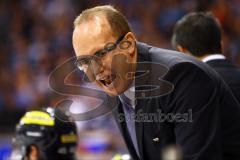 DEL - Play Offs - ERC Ingolstadt - Iserlohn Roosters - Larry Huras coacht energisch. Foto: Adalbert Michalik