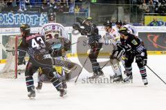 ERC Ingolstadt - Krefeld Pinguine - Playoff - Viertelfinale - Spiel2 - Joe Motzko mit dem 1:0 Führungstreffer Foto: Juergen Meyer