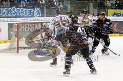 ERC Ingolstadt - Krefeld Pinguine - Playoff - Viertelfinale - Spiel2 - Joe Motzko mit dem 1:0 Führungstreffer Foto: Juergen Meyer