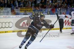 DEL - Play Off - Finale - Spiel 4 ERC Ingolstadt - Adler Mannheim - Petr Taticek (#17 ERC Ingolstadt) freut sich über den Ausgleichstreffer von Alexandre Picard (#45 ERC Ingolstadt) - Foto: Jürgen Meyer