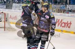 ERC Ingolstadt - Krefeld Pinguine - Playoff - Viertelfinale - Spiel2 - Joe Motzko mit seinem 2. Tor zum Endstand von 4:1 Foto: Juergen Meyer