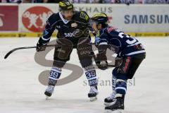 DEL - Playoff - Viertelfinale - 7. Spiel - ERC Ingolstadt - Iserlohn Roosters - Thomas Greilinger (#39 ERC Ingolstadt) - Björn Barta (#33 ERC Ingolstadt) - Foto: Jürgen Meyer