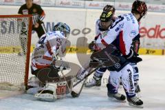 DEL - Playoff - Viertelfinale - 7. Spiel - ERC Ingolstadt - Iserlohn Roosters - John Laliberte (#15 ERC Ingolstadt) - Mathias Lange Torwart Iserlohn - Foto: Jürgen Meyer