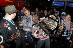 ERC-Ingolstadt gegen Krefeld Pinguine Sonderzug ERCI-Fans Foto: Jürgen Meyer