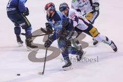 DEL - ERC Ingolstadt - Eisbären Berlin - Playoffs HF - Ryan Kuffner (12 - ERC) Eric Mik (Nr.12 - Eisbären Berlin)