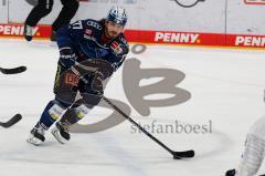 Penny DEL - Eishockey - Saison 2021/22 - ERC Ingolstadt - Fischtown Pinguins Bremerhaven -  Chris Bourque (#77 ERCI) - Foto: Jürgen Meyer
