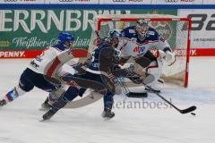 Penny DEL - Eishockey - Saison 2021/22 - ERC Ingolstadt - Adler Mannheim - Felix Brückmann Torwart (#90 Mannheim) - Daniel Pietta (#86 ERCI) - Sinan Akdag (#7 Mannheim) -  Foto: Meyer Jürgen