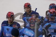 DEL - Eishockey - Saison 2020/21 - ERC Ingolstadt - Augsburger Panther - Der 1:0 Führungstreffer durch Tim Wohlgemuth (#33 ERCI) - Ben Marshall (#45 ERCI) - abklatschen an der Bande -  - jubel - Foto: Jürgen Meyer