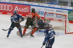 Penny DEL - Eishockey - Saison 2021/22 - ERC Ingolstadt - Grizzlys Wolfsburg - Der 0:1 Führungstreffer durch Dominik Bittner (#7 Wolfsburg) - Karri Rämö Torwart (#31 ERCI) - Fabio Wagner (#5 ERCI) - Tyler Gaudet (#58 Wolfsburg) - Mirko Höflin (#10 ERCI) -