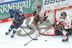 Penny DEL - Eishockey - Saison 2021/22 - ERC Ingolstadt - Grizzlys Wolfsburg - David Warsofsky (#55 ERCI) - Chet Pickard Torwart (#34 Wolfsburg) - Jordan Murray (#8 Wolfsburg) -  Foto: Jürgen Meyer