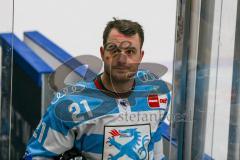Penny DEL - Eishockey - Saison 2021/22 - ERC Ingolstadt - Krefeld Pinguine - Wayne Simpson (#21 ERCI) nach dem  warm machen -  Foto: Jürgen Meyer