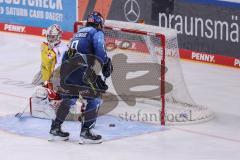 DEL - Eishockey - ERC Ingolstadt - Düsseldorfer EG - Tor Jubel Ausgleich 1:1 durch Samuel Soramies (28 ERC), Wojciech Stachowiak (19 ERC) Torwart Hendrik Hane (32 DG)