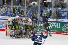 Penny DEL - Eishockey - Saison 2021/22 - ERC Ingolstadt - Augsburger Panther - Der 4:1 Führungstreffer durch Wayne Simpson (#21 ERCI) - jubel - Markus Keller Torwart (#35 Augsburg) - #ab77# - Mathew Bodie (#22 ERCI) - Foto: Stefan Bösl