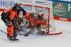 Penny DEL - Eishockey - Saison 2021/22 - ERC Ingolstadt - Grizzlys Wolfsburg - Jerome Flaake (#90 ERCI) - Dustin Strahlmeier Torwart (#1 Wolfsburg) -Darren Archibald (#25 Wolfsburg) -  Foto: Jürgen Meyer