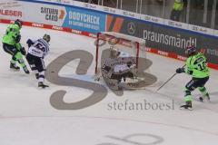 DEL - Eishockey - Saison 2020/21 - ERC Ingolstadt - Eisbären Berlin - Mirko Höfflin (#10 ERCI) - Mathias Niederberger Torwart (#35 Berlin) - Tim Wohlgemuth (#33 ERCI) - Ryan McKiernan (#58 Berlin) - Foto: Jürgen Meyer