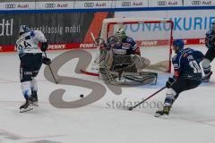 DEL - Vorbereitungsspiel - Saison 2021/22 - ERC Ingolstadt - Rytiri Kladno - Brandon Defazio (#24 ERCI) - Bow Landon Torwart (#29 Rytiri Kladno) - Foto: Meyer Jürgen