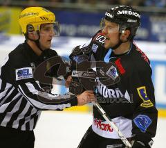 ERC Ingolstadt - Hamburg 14.03.08 Pre PlayOff - Yannic Seidenberg, Streit mit dem Schiedsrichter