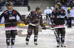 ERC Ingolstadt - Hamburg 14.03.08 Pre PlayOff - Fassungslosen Gesichter. Im Hintergrund feiert Hamburg im Pulk