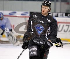 ERC Ingolstadt - Christoph Melischko im ersten Training von Mike Krushelnyski