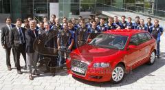 ERC Ingolstadt - Team 2007/2008 auf dem Audi Piazza mit Vorstandsvorsitzenden Rupert Stadler