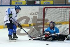 Knaben - ERC Ingolstadt - EHC Straubing - Christoph Gallein scheitert am Straubinger Goalie