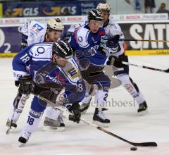 ERC Ingolstadt - Iserlohn - vorne Doug Ast und hinten 27 Matt Keith