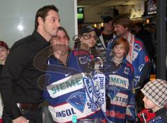 DEL - ERC Ingolstadt - Kölner Haie - Jimmy Waite mit Fans