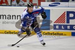 ERC Ingolstadt - Wolfsburg - Jakub Ficenec zieht ab und trift zum 1:0 von der blauen Linie