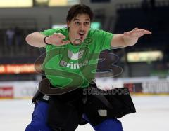 ERC Ingolstadt - Wolfsburg - Bruno St. Jacques mit seiner Kür. Breakdance auf dem Eis für die Fans