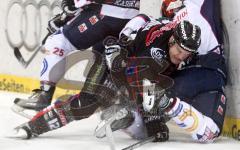 DEL - ERC Ingolstadt - Kassel Huskies - Tyler Bouck am Boden