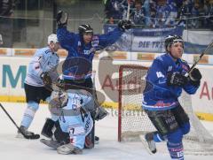 DEL - ERC Ingolstadt - Hamburg Freezers - Tor Jubel Pat Kavanagh und Tyler Bouck