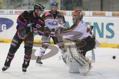 DEL - ERC Ingolstadt - Augsburg Panther - Bob Wren schlägt den Puck vorbei am Torwart und erzielt das 1:1