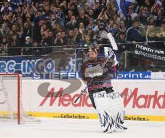 DEL - ERC Ingolstadt - Kassel Huskies - Dimitri Pätzold wird von den Fans gefeiert