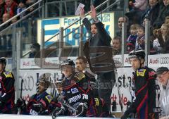 DEL - ERC Ingolstadt - Krefeld Pinguine - 2:7 - Trainerbank Greg Thomson regt sich auf